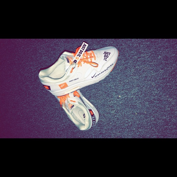 Nike AirMax - Picture 2 of 5